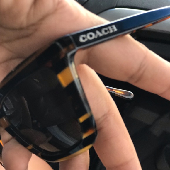 COACH sunglasses - Picture 3 of 6